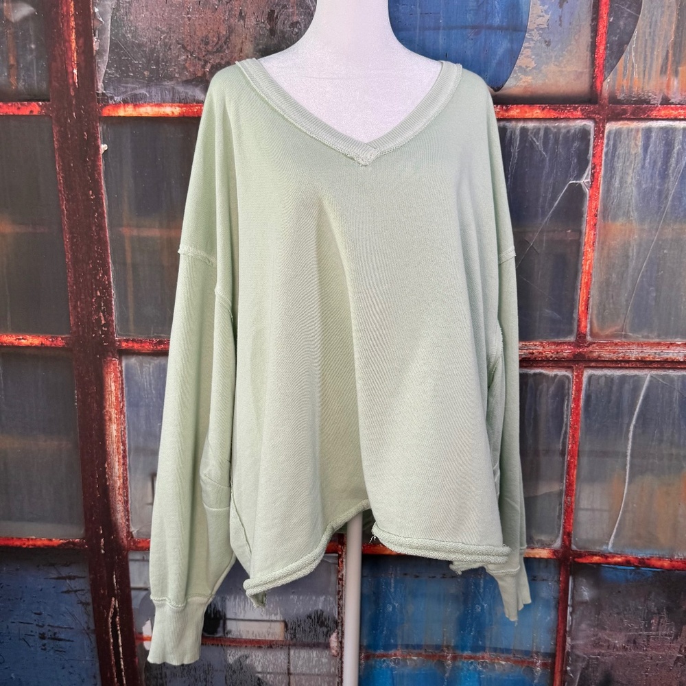 We The Free Venice V-Neck Sweatshirt Mint Ivy Oversized Size Small - Picture 2 of 11